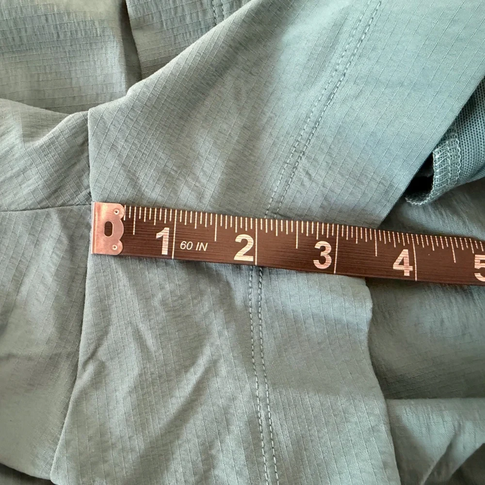 NWT Athleta Trekkie North 3.5” Shorts Teal Zip Pockets Elastic Waist Women’s 16